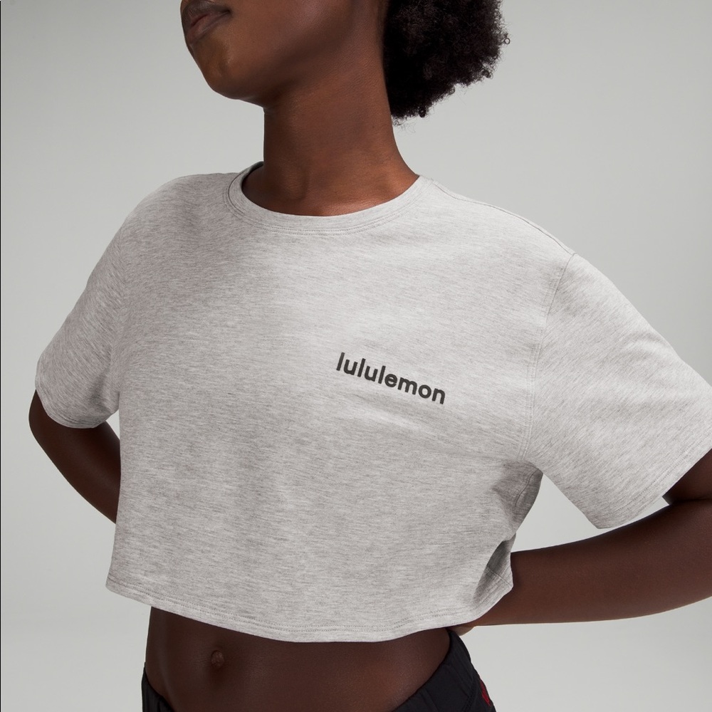 LA cropped boxy tee logo